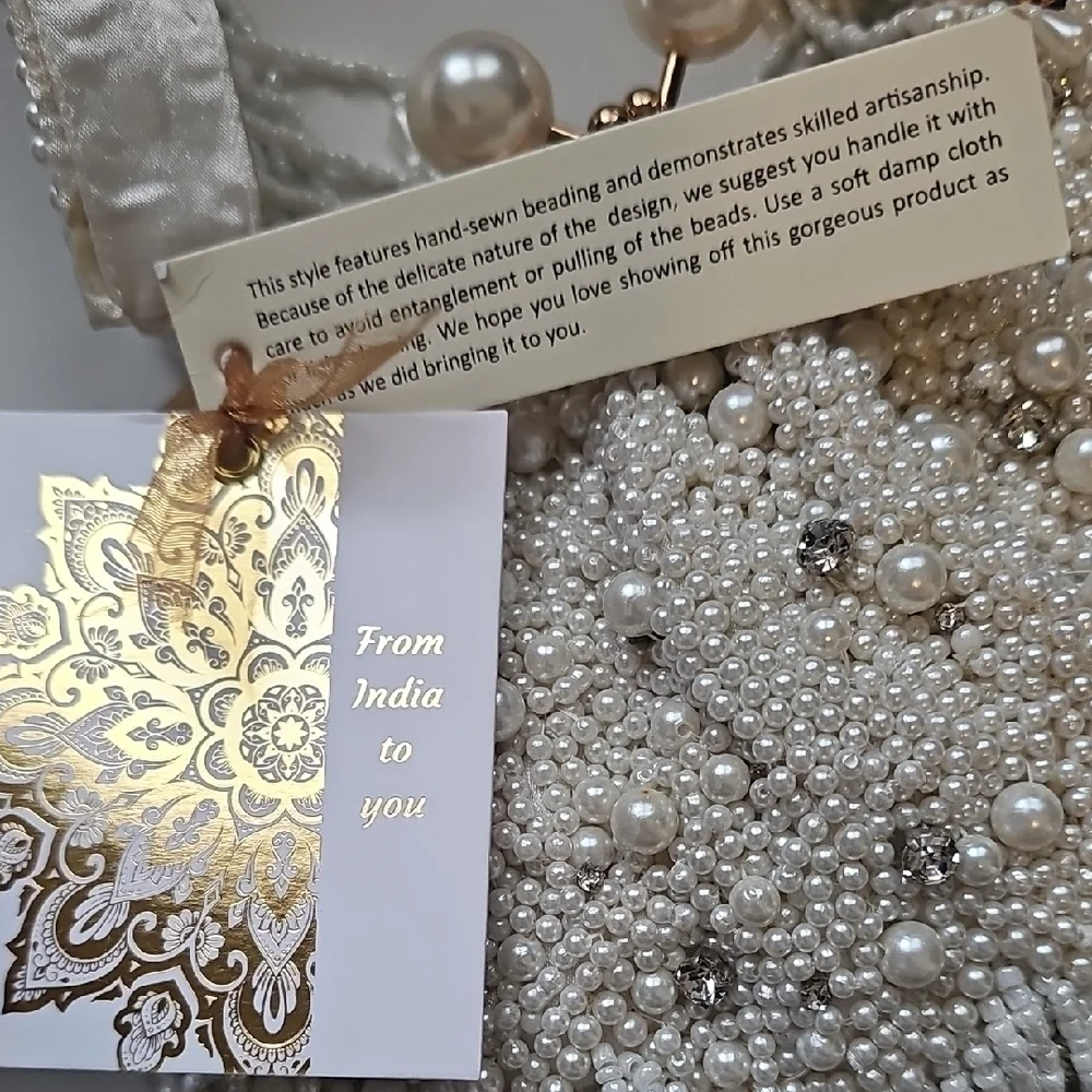 NWT VIRAL TIKTOK India Boutique Zhuu Pearl Beaded White Tassel Clutch